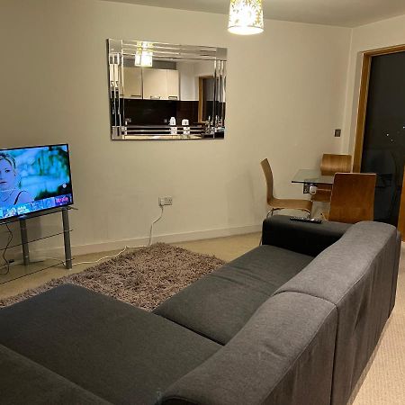 Bigkings Stylish 2 Bedroom Apartment With Free On Street Parking مانشستر المظهر الخارجي الصورة
