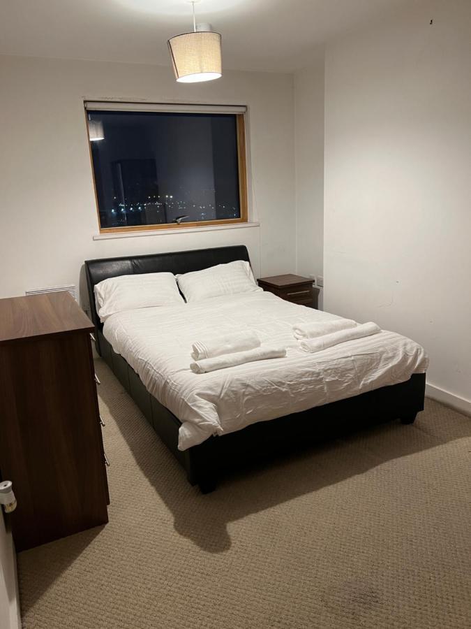 Bigkings Stylish 2 Bedroom Apartment With Free On Street Parking مانشستر المظهر الخارجي الصورة